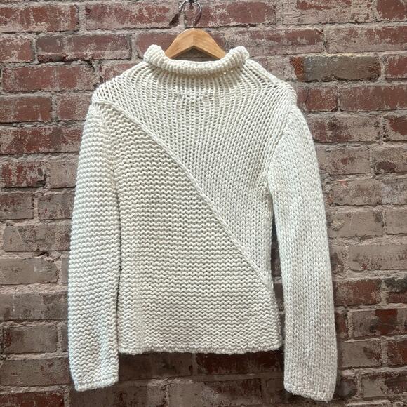 Banana Republic Cream Chunky Knit Turtleneck Sweater Women’s Size XS - Picture 4 of 5